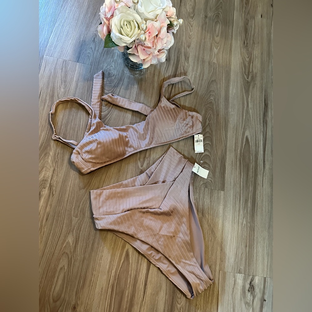 Medium Aerie Mauve 2 piece bathing suit